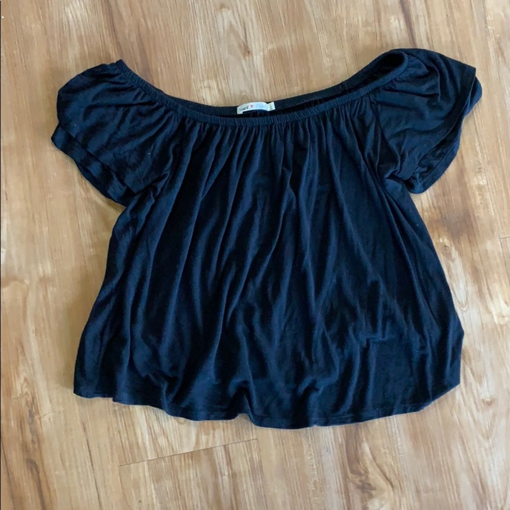 Small heart hip Off the shoulder flowy shirt